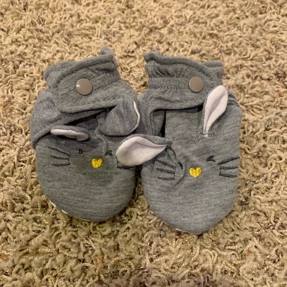 Cat and jack bunny infant booties size 0-3 months